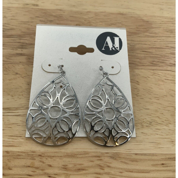 A&I Silver Tone Floral Teardrop Oval Fashion Statement Earrings NEW - Picture 5 of 8